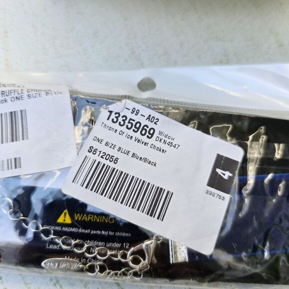 Widow ✦ Blue Velvet Victorian Choker ✦ Crystal Accents & Chain Details NWT - Picture 9 of 10